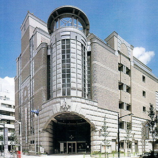 日本橋公会堂の外観